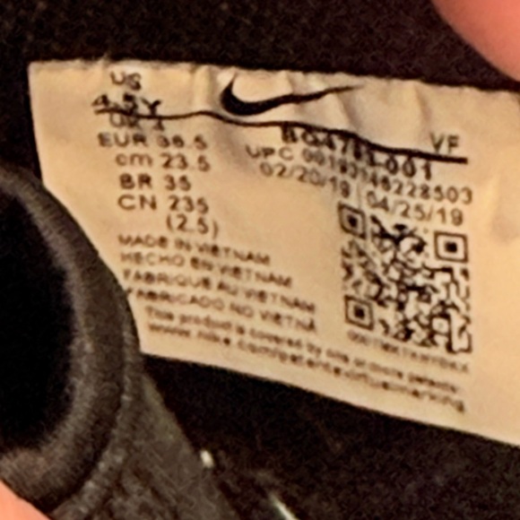 🔥Nike Air Black and White Sneakers🔥 - Picture 4 of 5